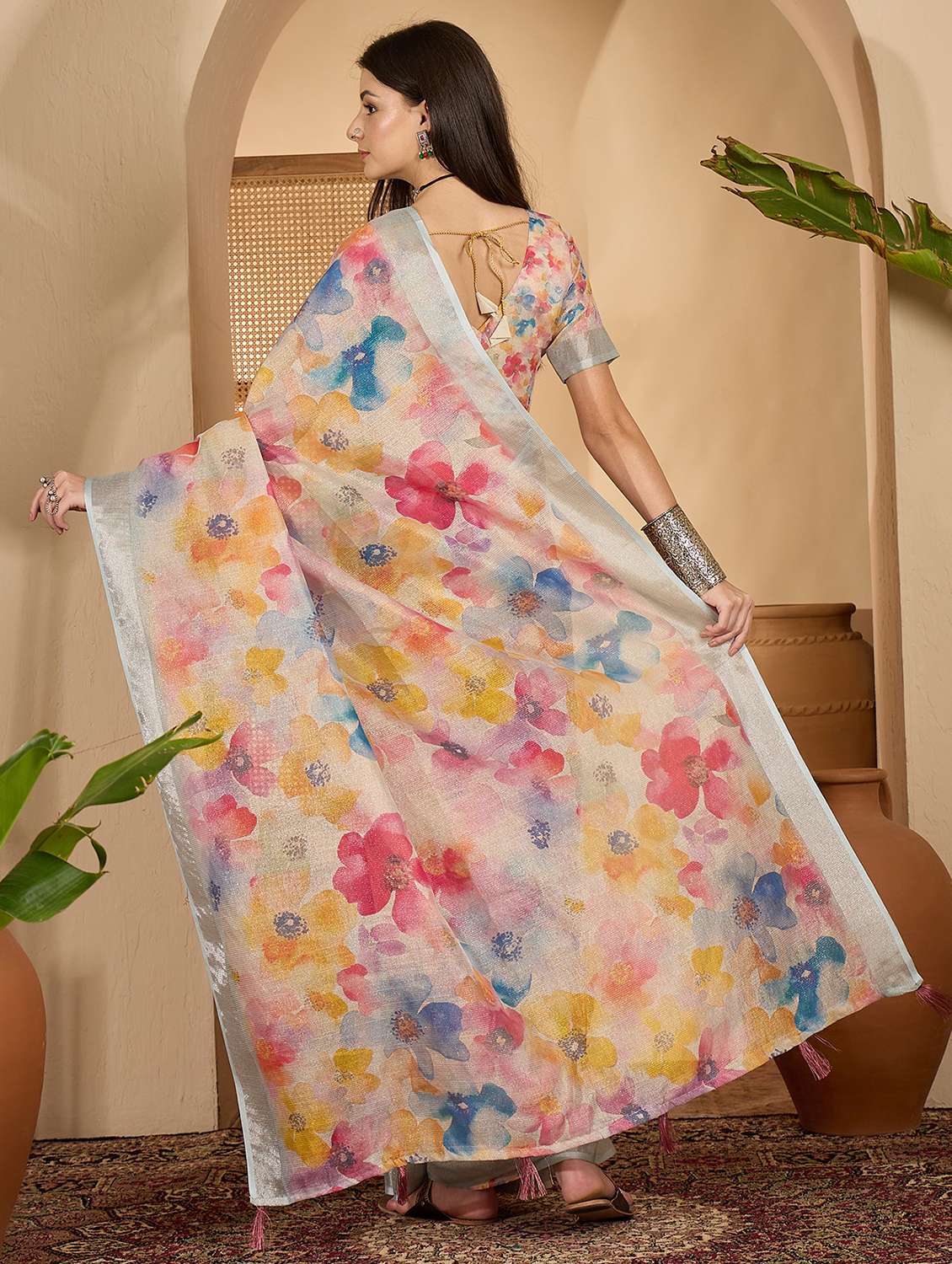 women printed casual wear saree with blouse - 22610197 -  Standard Image - 3
