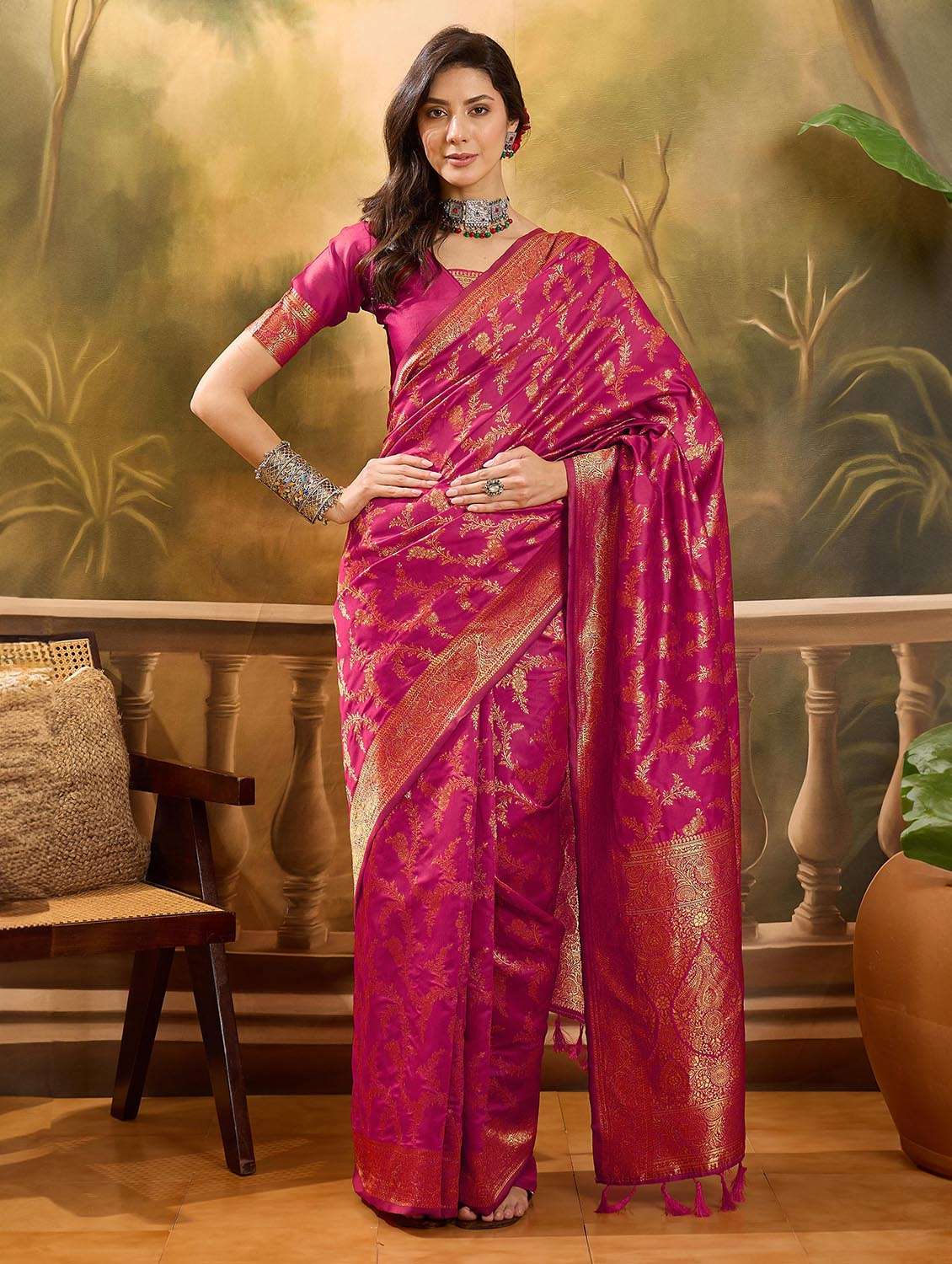 women self design banarasi saree with blouse