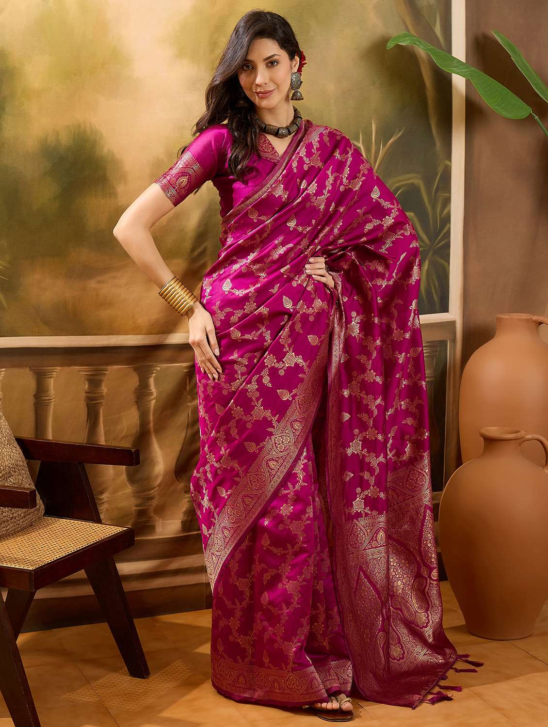 women self design banarasi saree with blouse