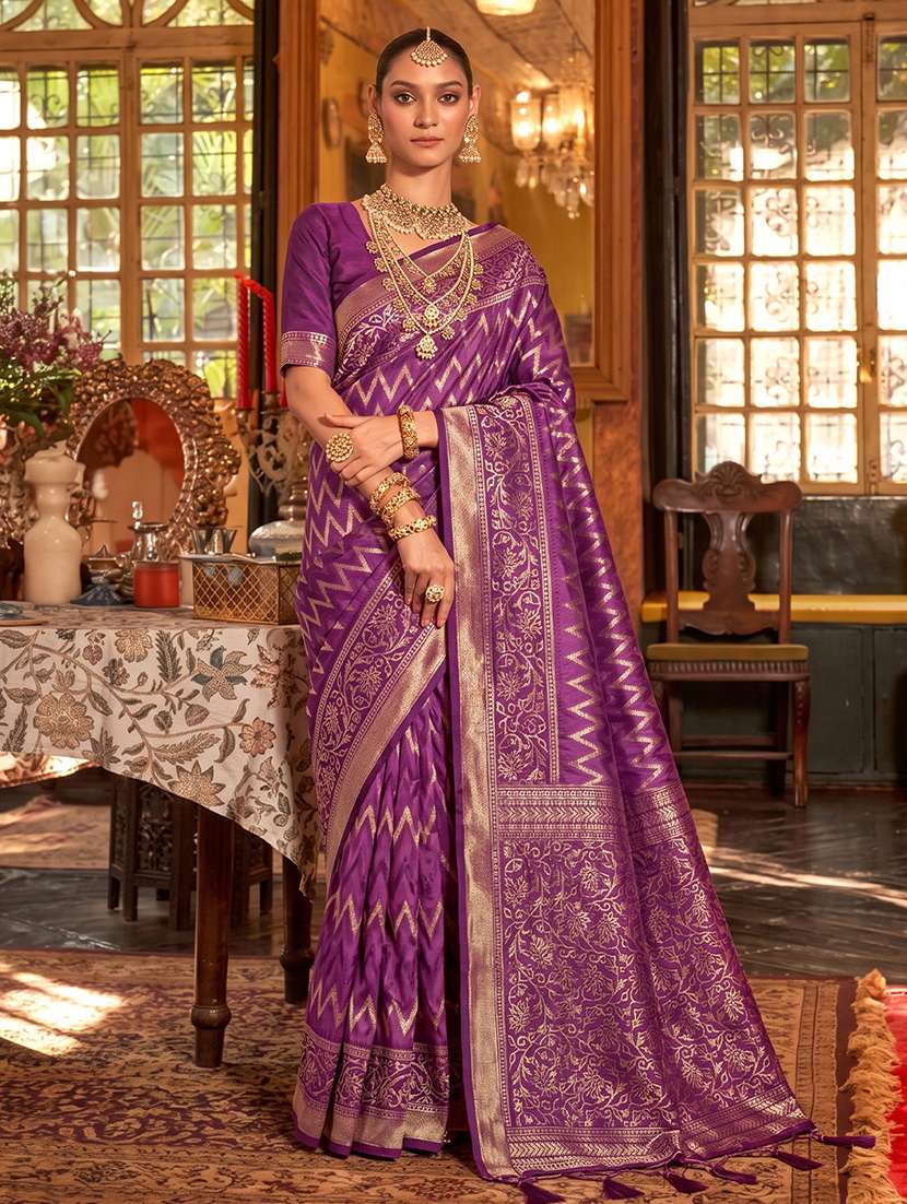 women self design banarasi saree with blouse