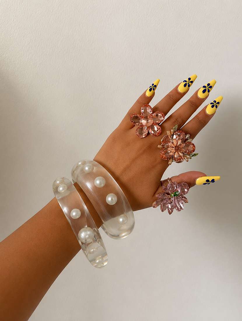 women set of 3 transparent resin bangle set  - 22614902 -  Standard Image - 3