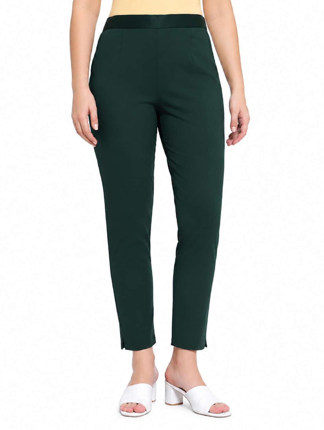 women solid mid rise slim fit tapered pant