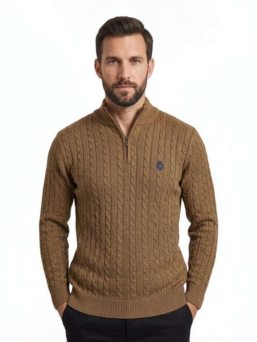 men self design stand collared pullover