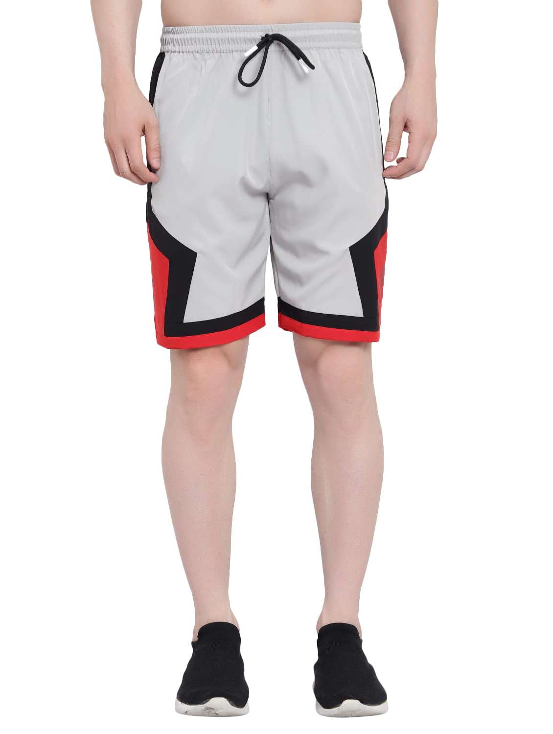 men colourblocked mid rise regular fit shorts