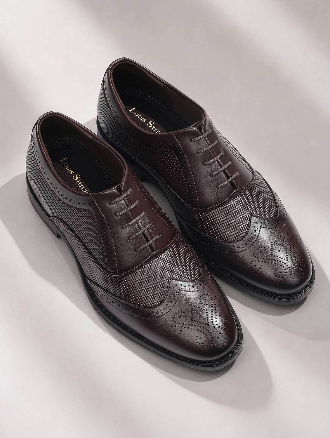 men textured lace up brouges