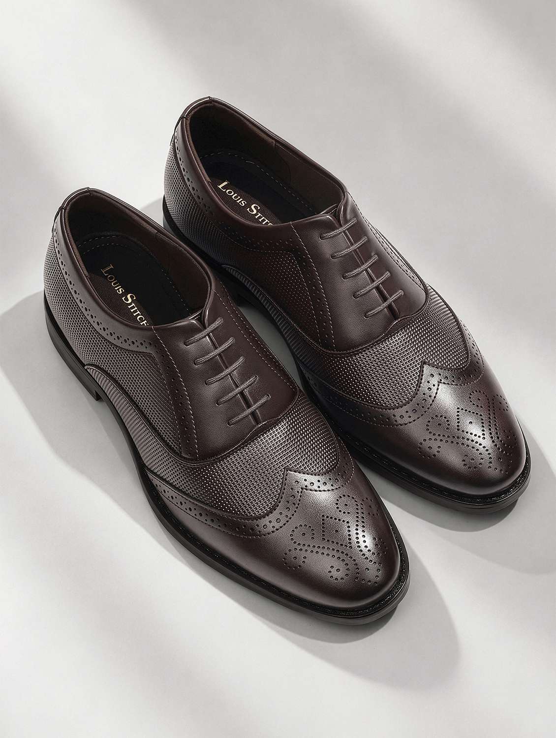 men textured lace up brouges