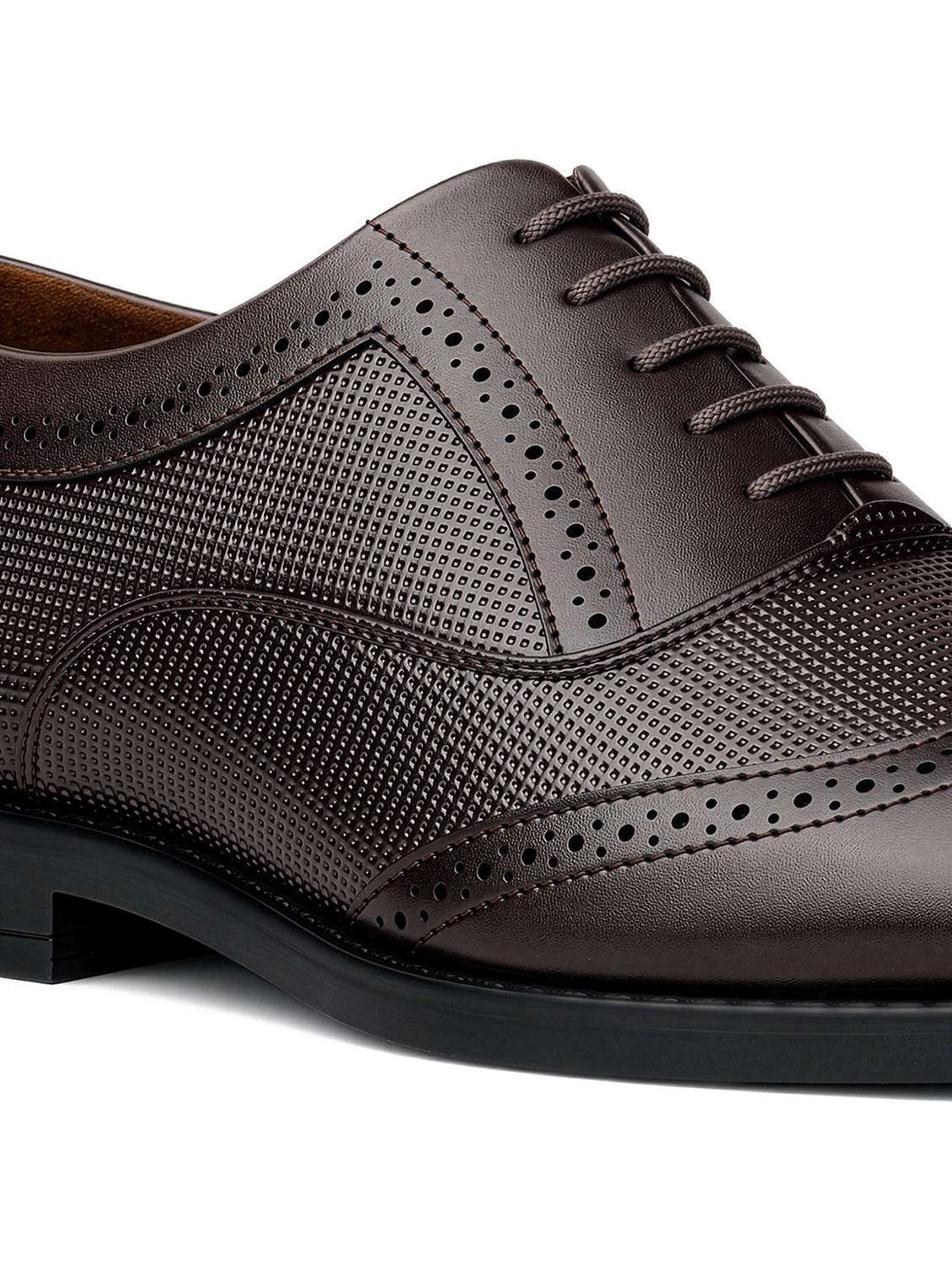 men textured lace up brouges - 22615663 -  Standard Image - 3