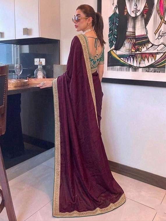 women solid with bordered saree with blouse - 22616023 -  Standard Image - 3