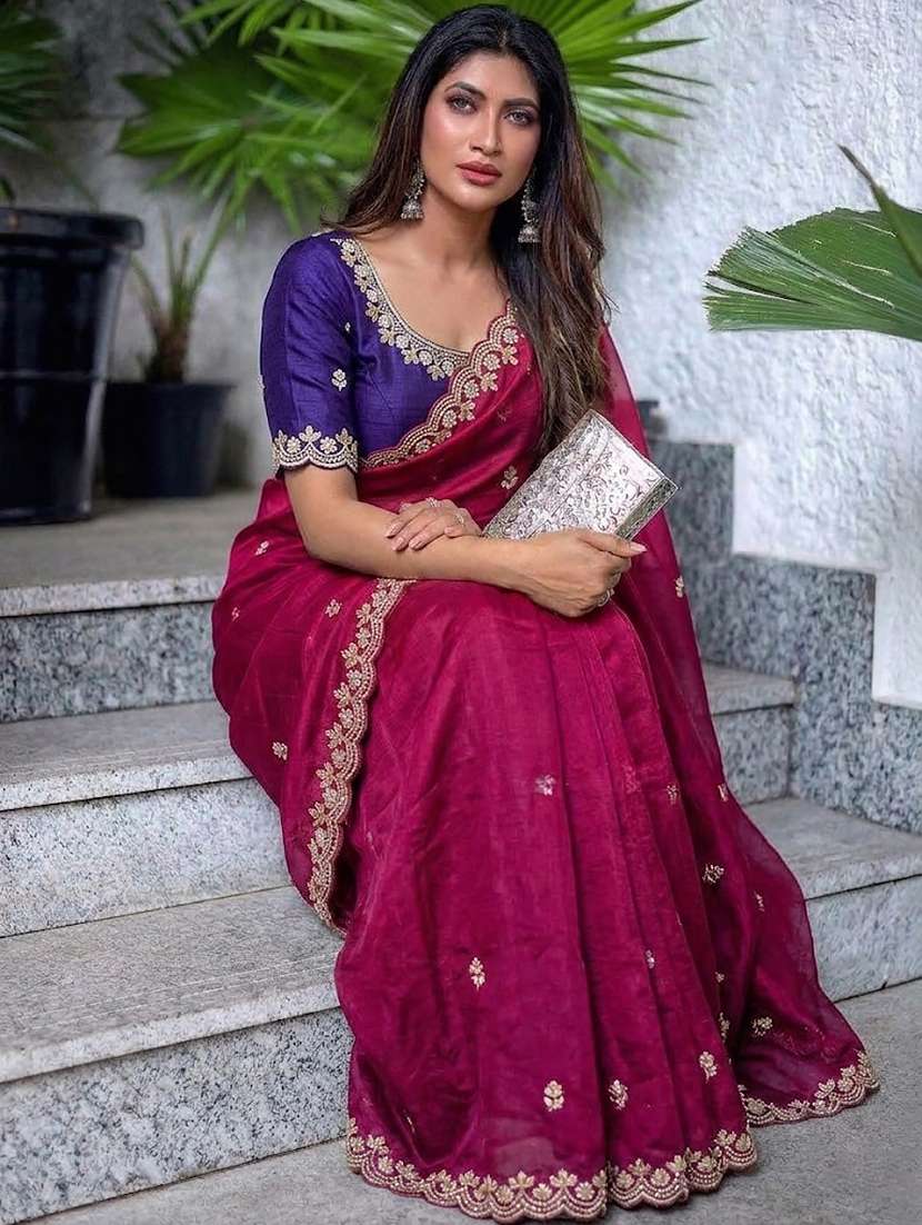 Women Solid With Work Embroidered Saree With Blouse - 22616039 -  Standard Image - 3