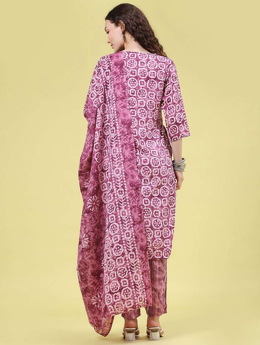 Women Printed Three Quarter Sleeves Kurta Pant Set With Dupatta - 22616594 -  Standard Image - 3