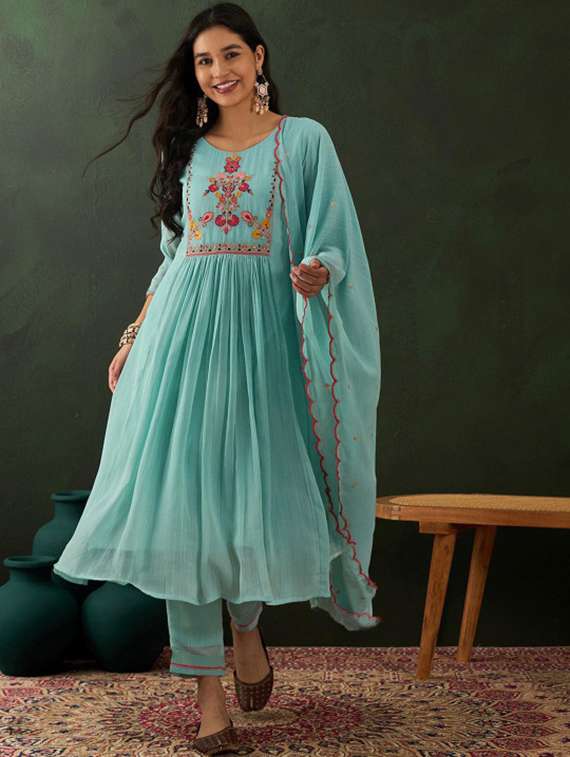 women embroidered three quarter sleeves kurta pant set with dupatta
