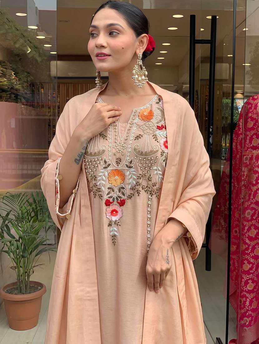 women embroidered long sleeves kurta pant set with dupatta - 22616657 -  Standard Image - 5