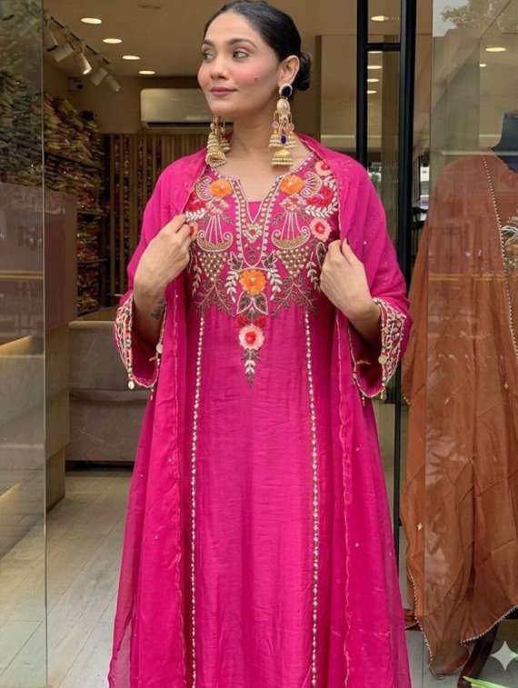 women embroidered long sleeves kurta pant set with dupatta - 22616658 -  Standard Image - 5