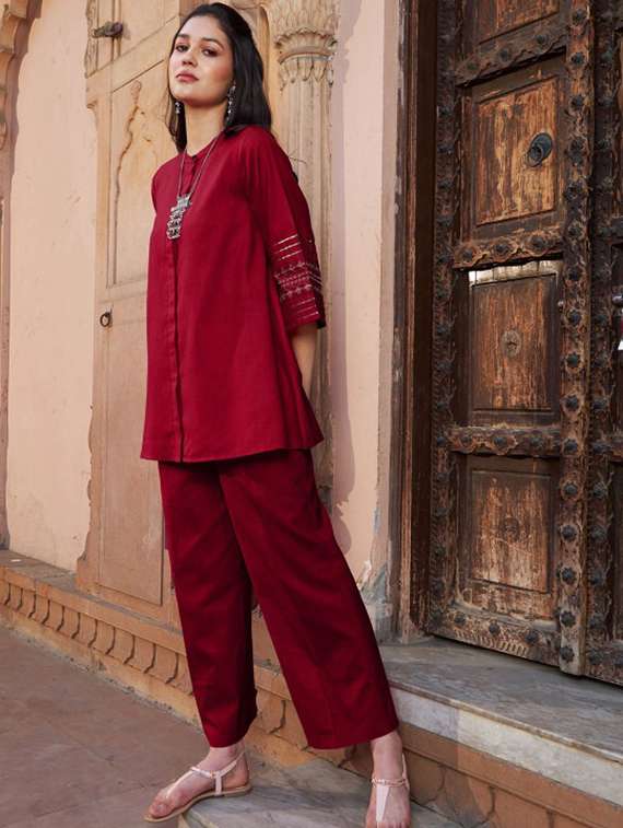 women embroidered three quarter sleeves kurta pant set