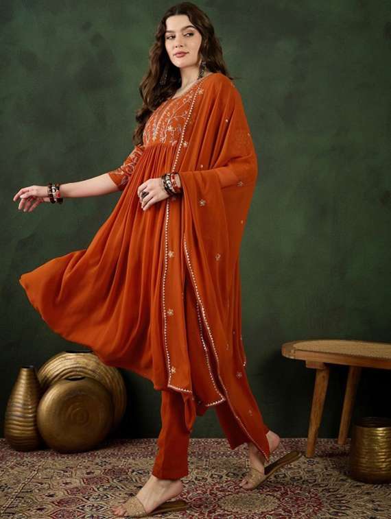 women embroidered three quarter sleeves kurta pant set with dupatta