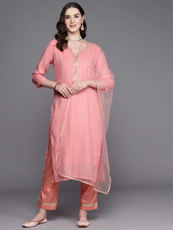 women self design three quarter sleeves kurta pant set with dupatta