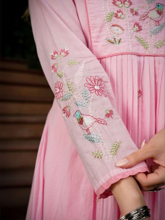 Women Embroidered Long Sleeves Kurta Pant Set With Dupatta - 22616717 -  Standard Image - 3