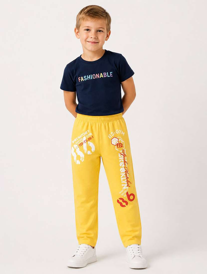 boys printed mid rise regular fit track pant