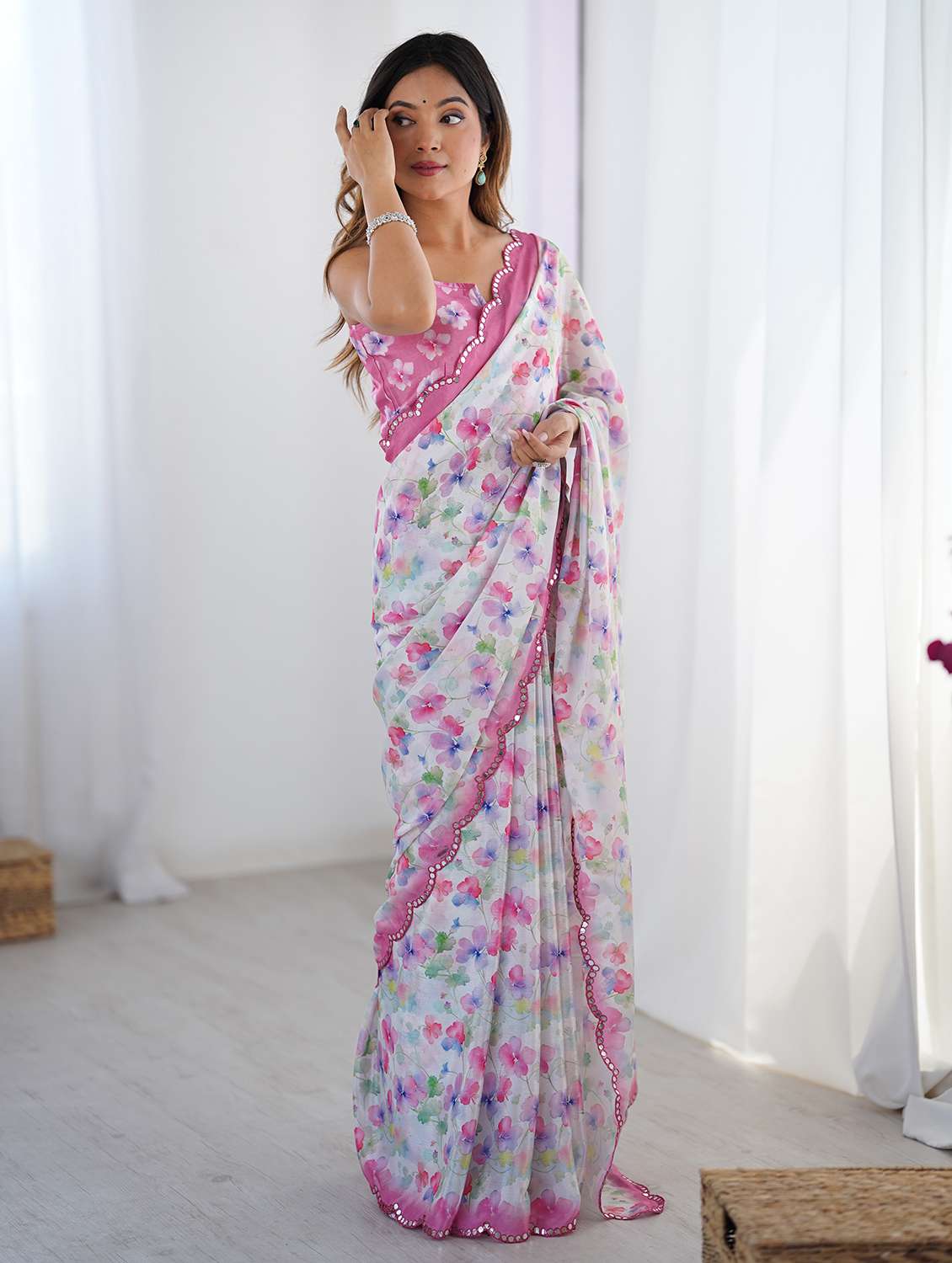 Women Printed Casual Wear Saree With Blouse - 22618516 -  Standard Image - 3