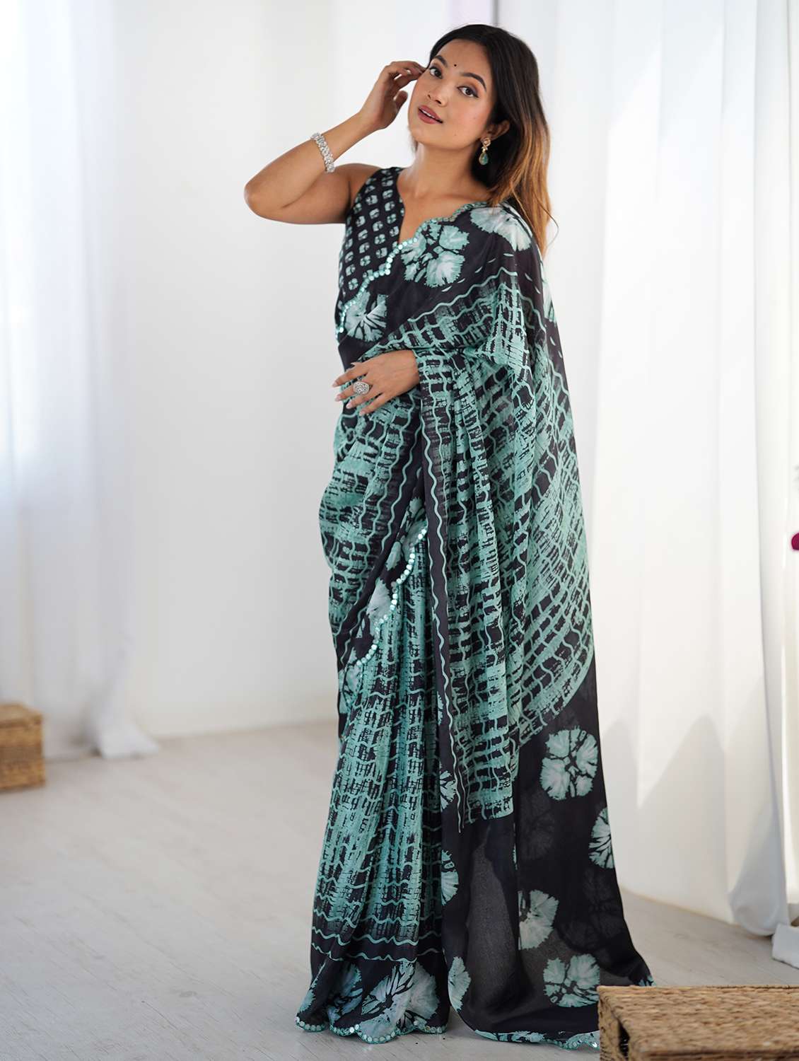 Women Printed Casual Wear Saree With Blouse - 22618535 -  Standard Image - 3