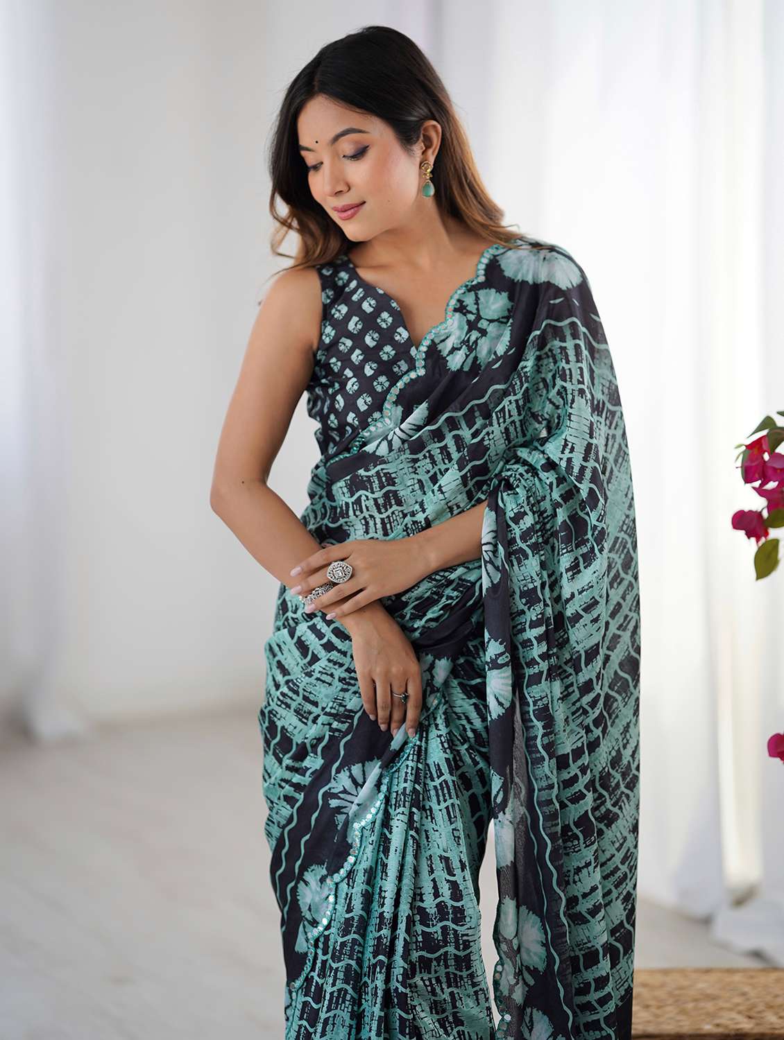 Women Printed Casual Wear Saree With Blouse - 22618535 -  Standard Image - 5