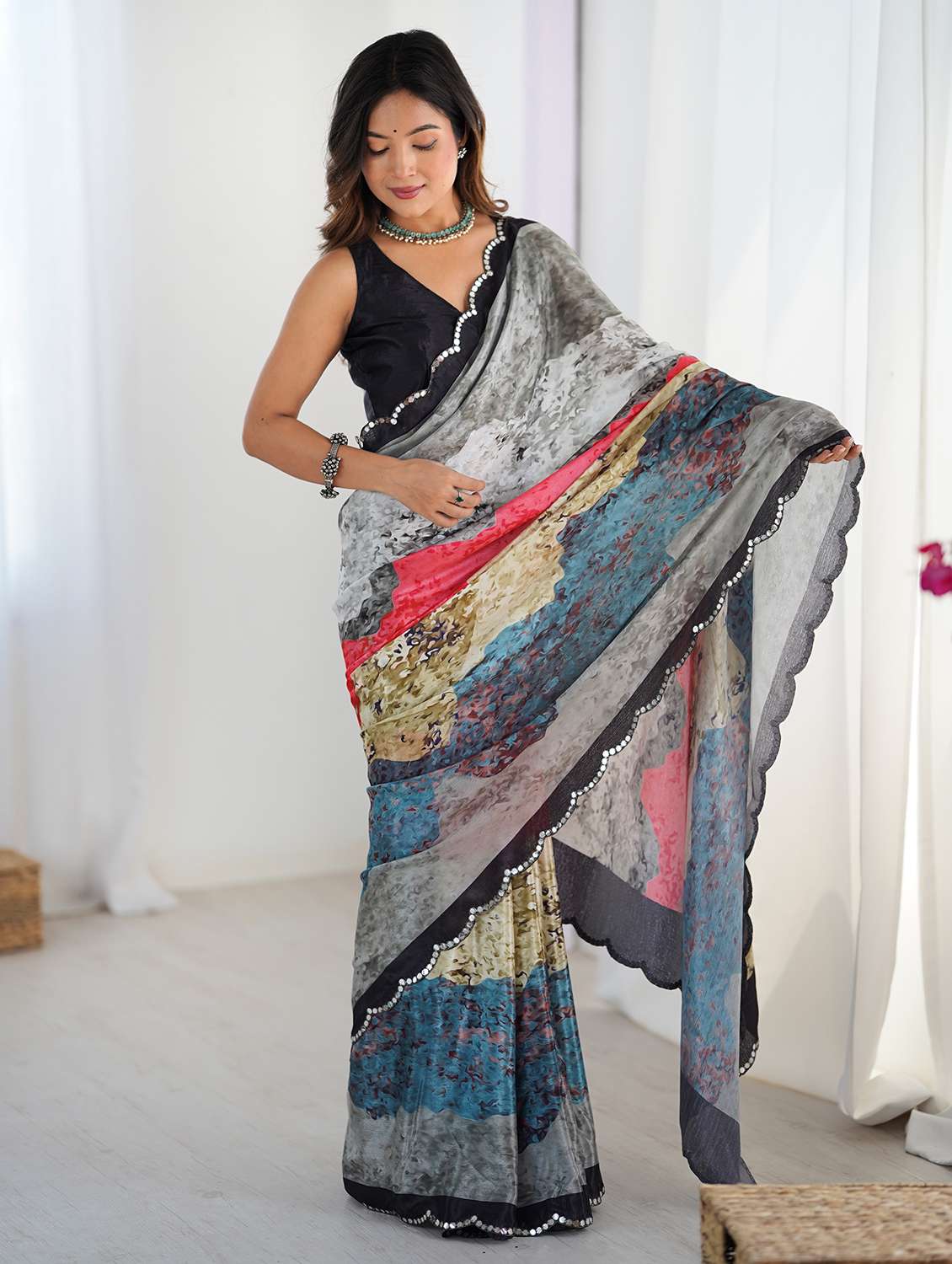 women printed casual wear saree with blouse - 22618537 -  Standard Image - 5