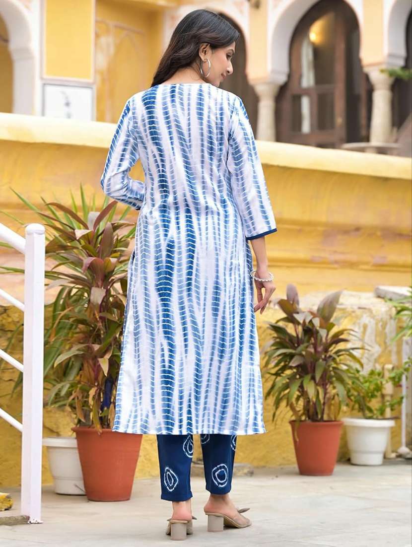 Women Tie And Dye Three Quarter Sleeves Kurta Pant Set With Dupatta - 22618795 -  Standard Image - 3