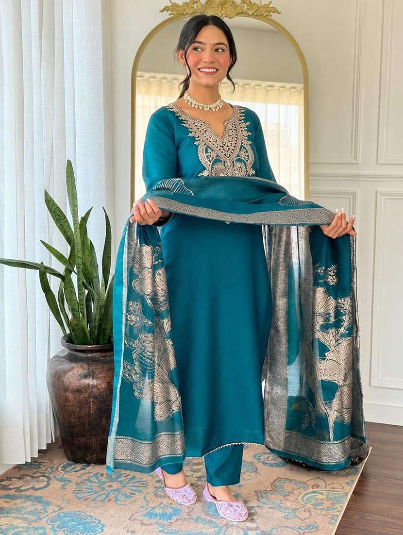 women embroidered three quarter sleeve kurta pant with dupatta set