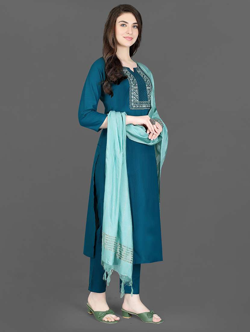 women embroidered three quarter sleeves kurta pant set with dupatta