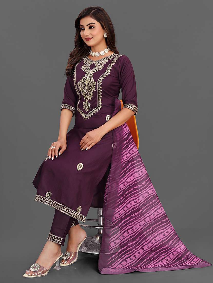 women embroidered three quarter sleeves kurta pant set with dupatta