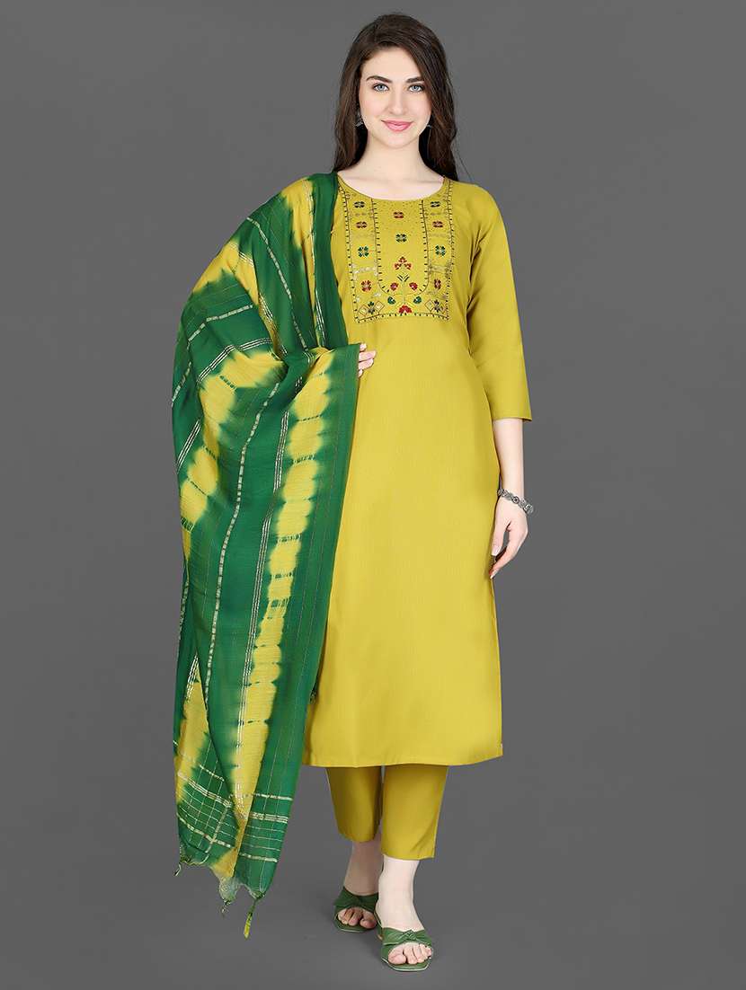 women embroidered three quarter sleeves kurta pant set with dupatta