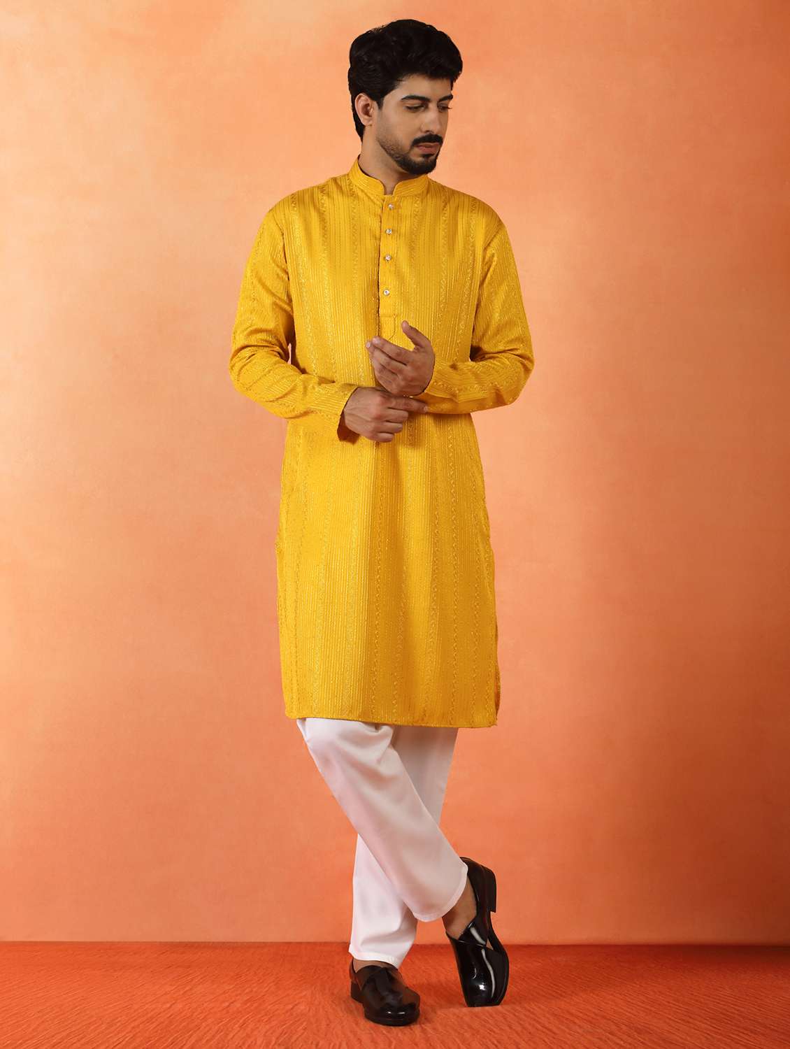 men solid with work mandarin neck long kurta - 22619248 -  Standard Image - 3