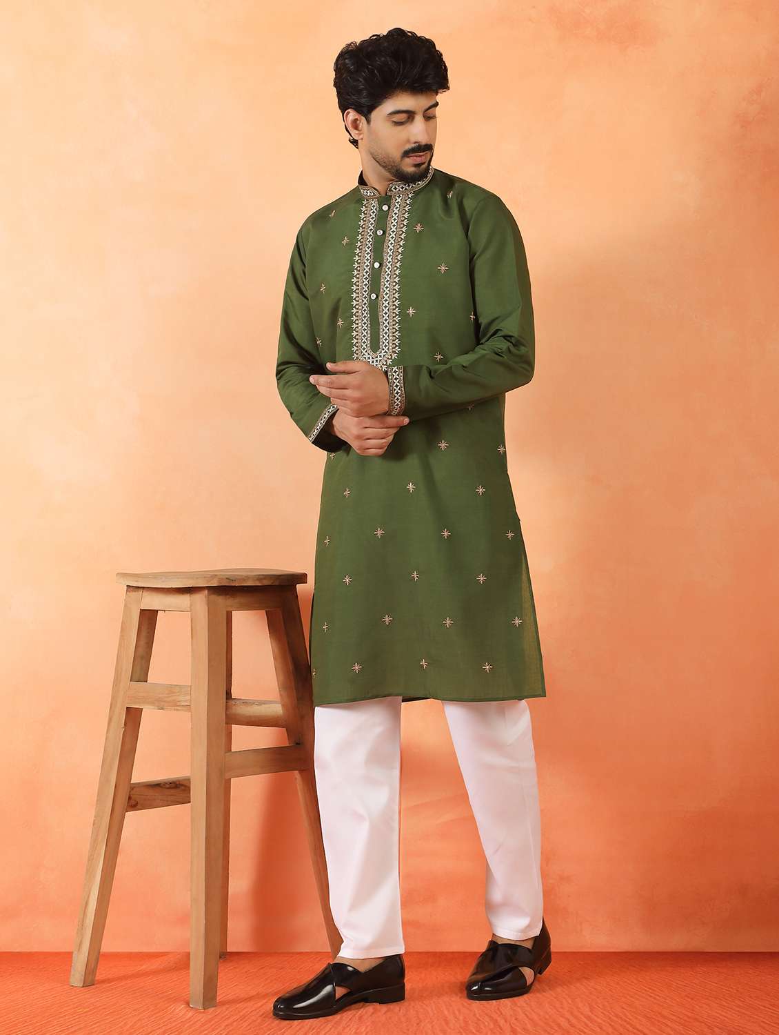 men solid with work mandarin neck long kurta - 22619267 -  Standard Image - 3