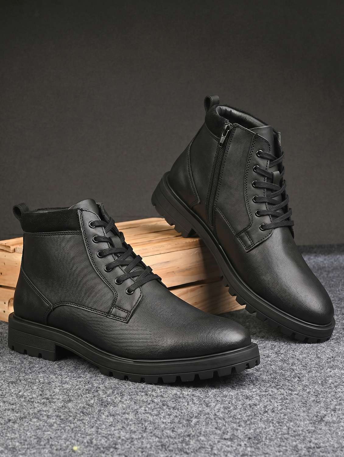 men solid lace up high ankle boots