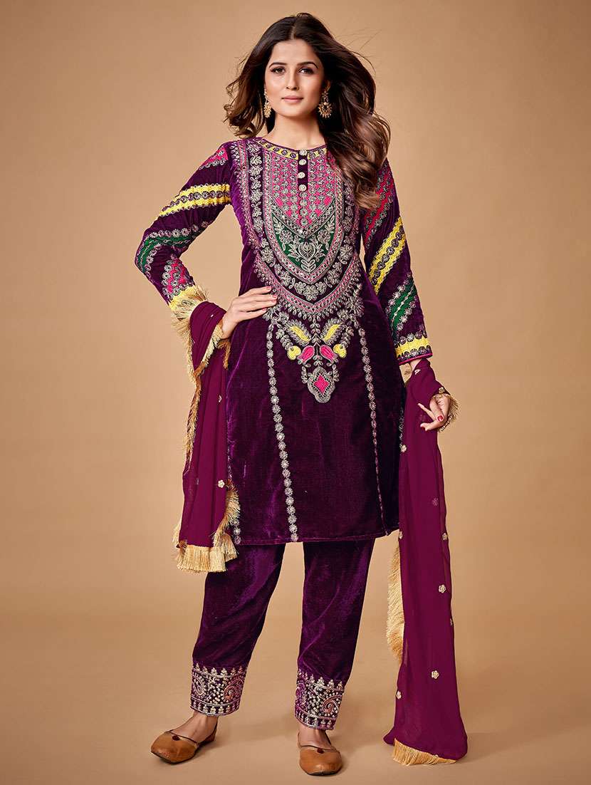 women embroidered three quarter sleeves kurta pant set with dupatta