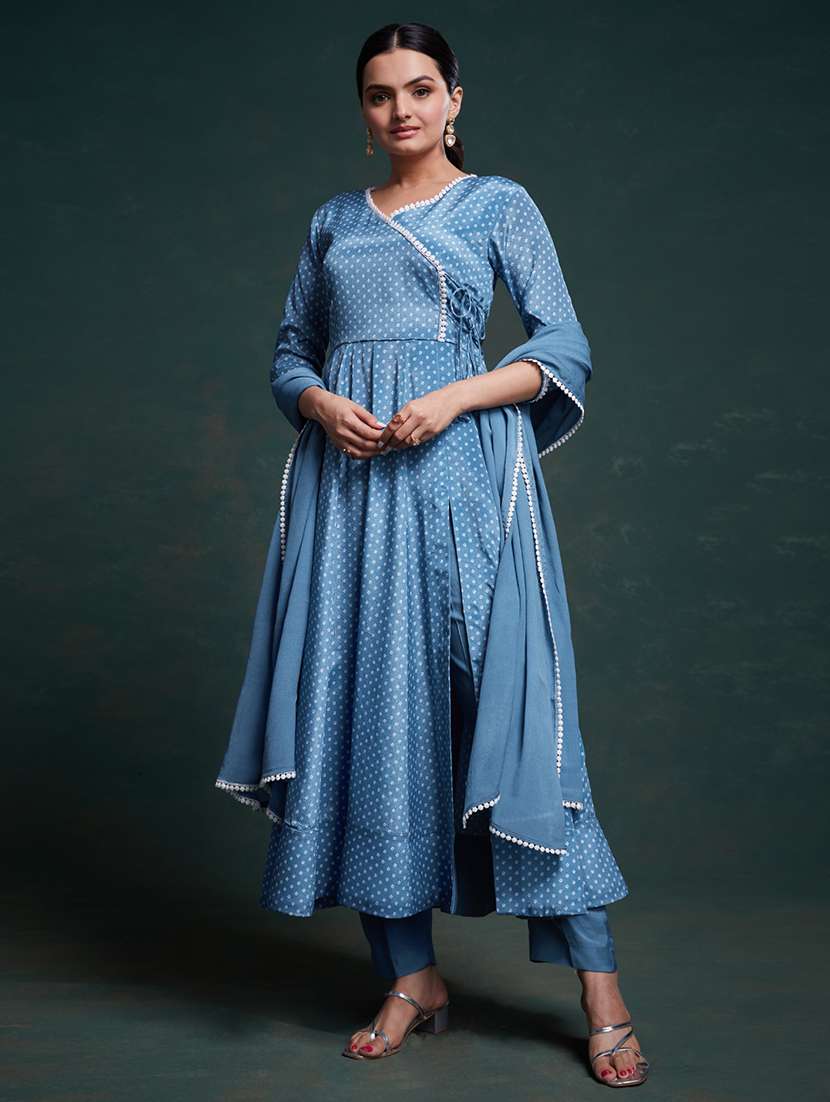 women printed three quarter sleeves kurta pant set with dupatta