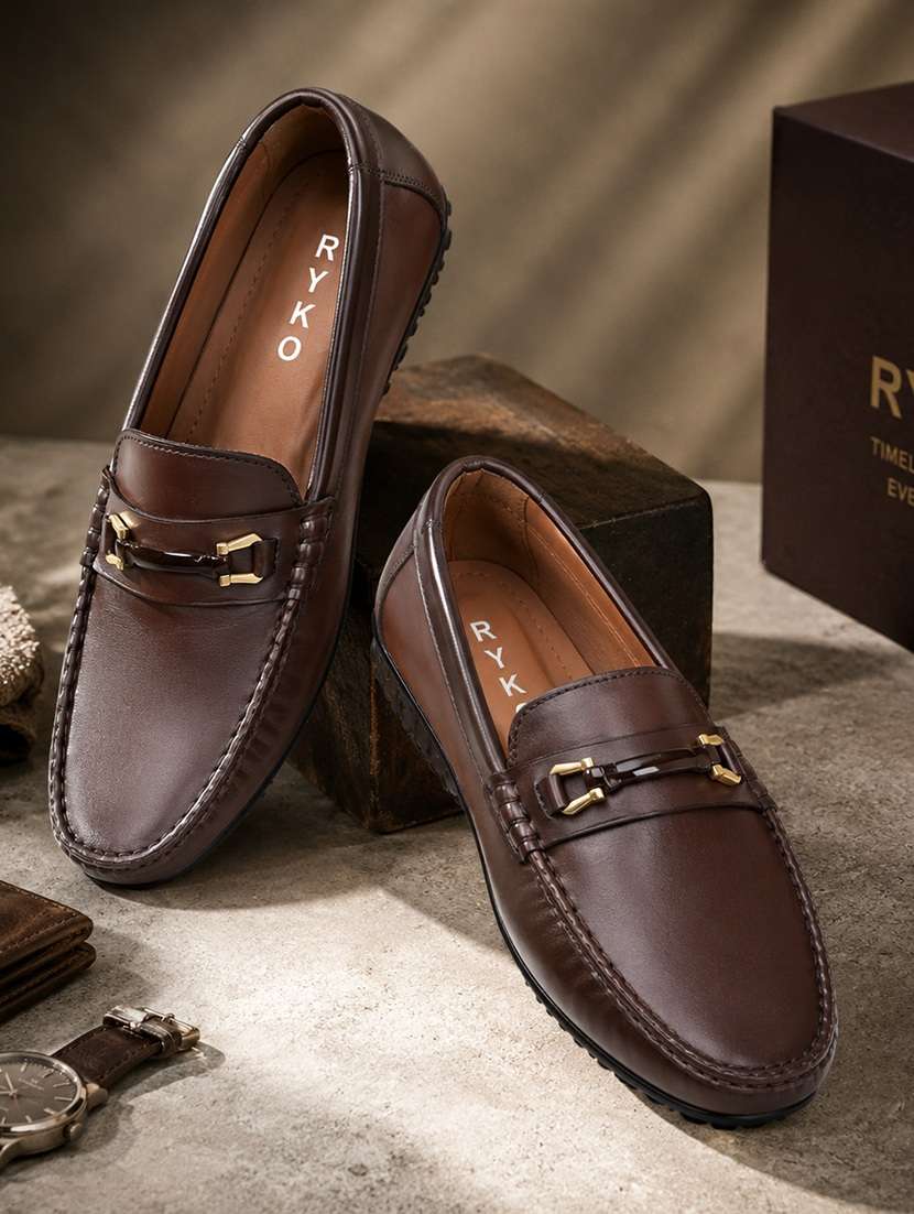 men solid slip on loafer