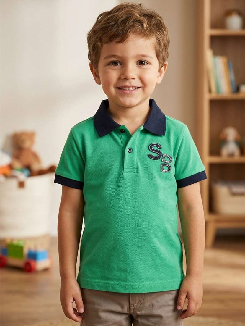 boys patched detailed short sleeves polo t-shirt