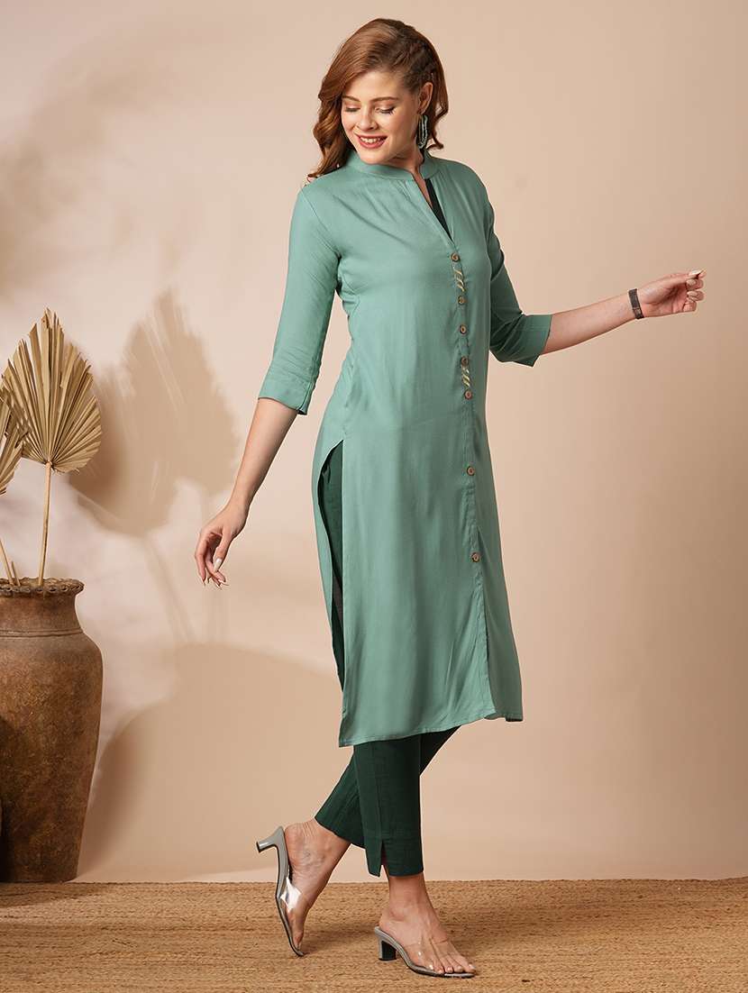 Women Solid Three Quarter Sleeves Straight Kurta - 22625697 -  Standard Image - 3