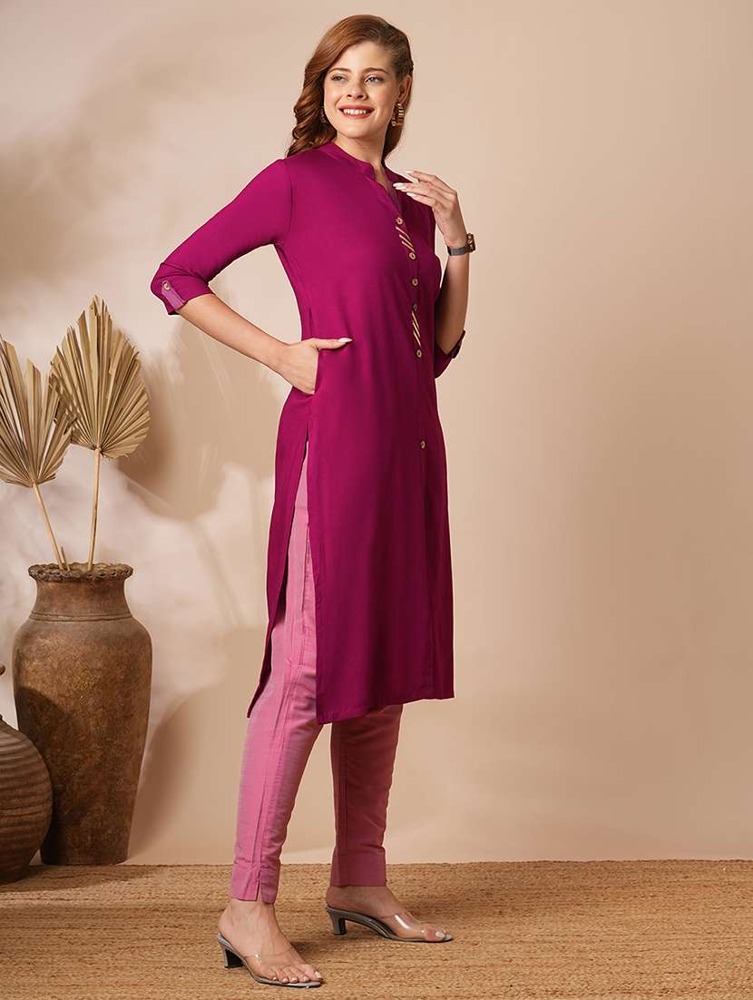 Women Solid Three Quarter Sleeves Straight Kurta - 22625698 -  Standard Image - 3