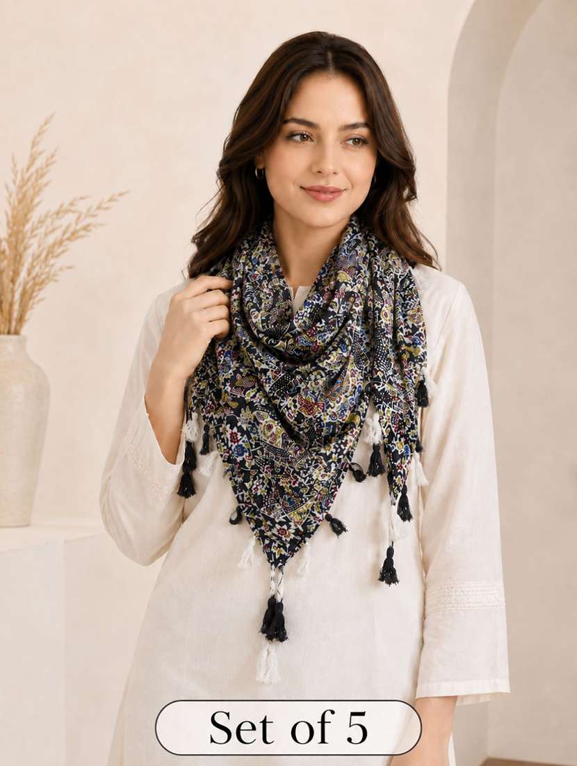 women printed scarf with tassels