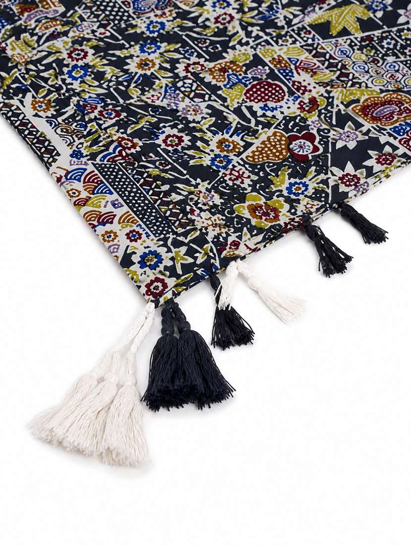 women printed scarf with tassels - 22625723 -  Standard Image - 5