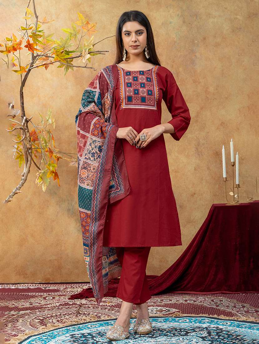 women printed three quarter sleeves kurta pant set with dupatta