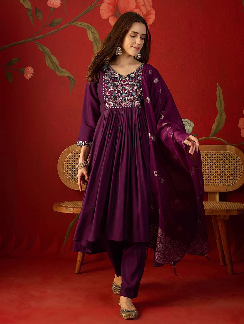 women embroidered three quarter sleeves kurta pant set with dupatta