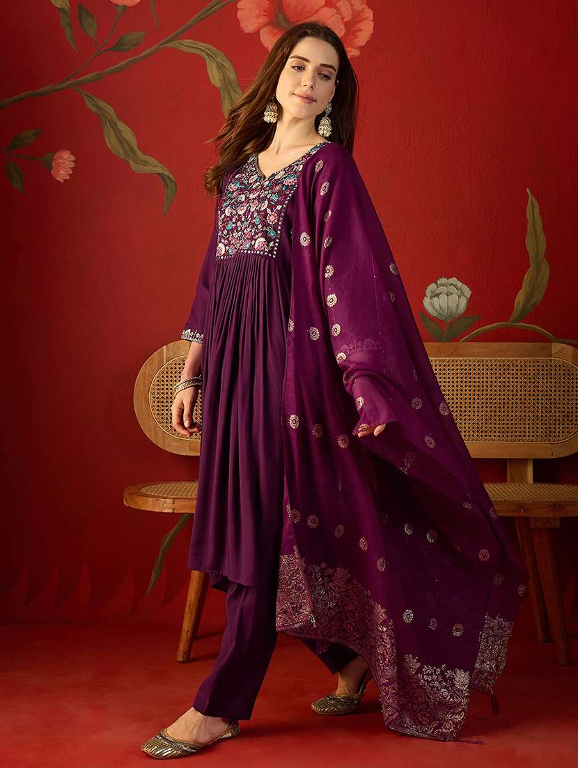 Women Embroidered Three Quarter Sleeves Kurta Pant Set With Dupatta - 22626435 -  Standard Image - 3