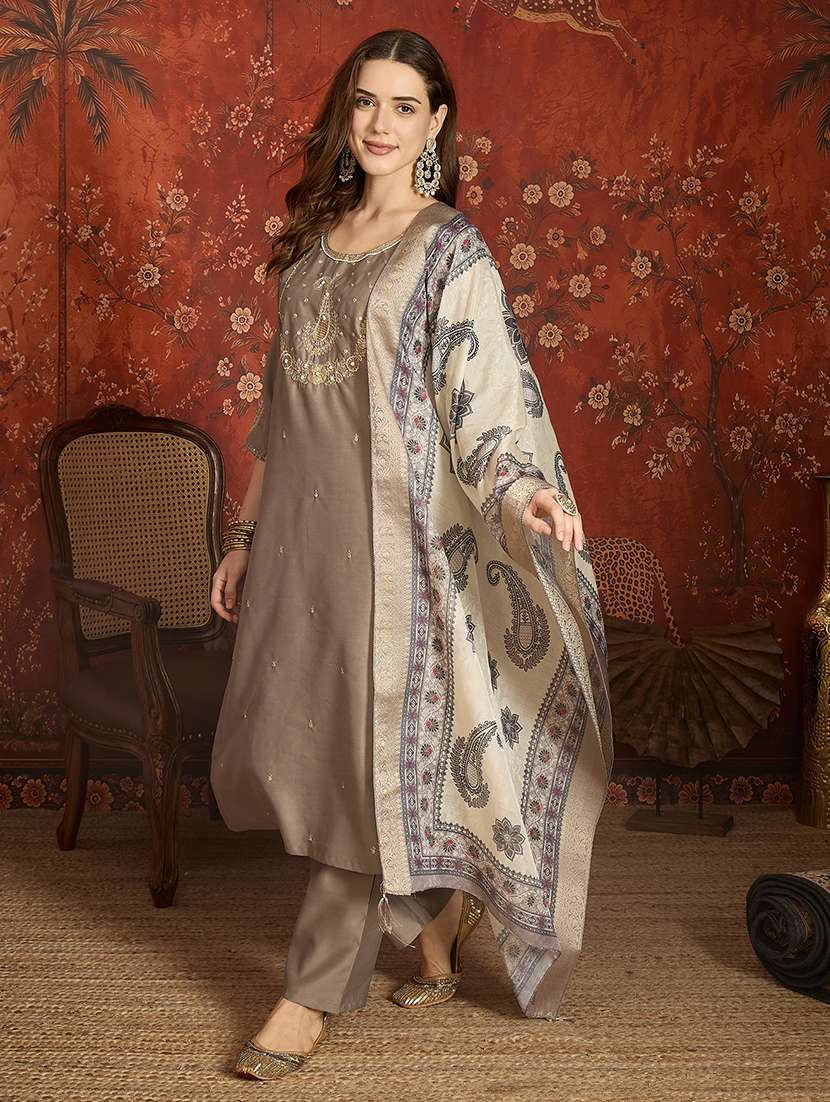 women embroidered three quarter sleeves kurta pant set with dupatta - 22626446 -  Standard Image - 3