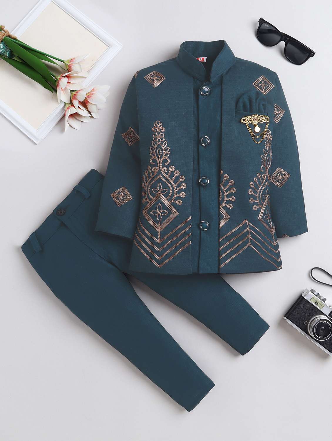 boys embroidered long sleeves sherwani