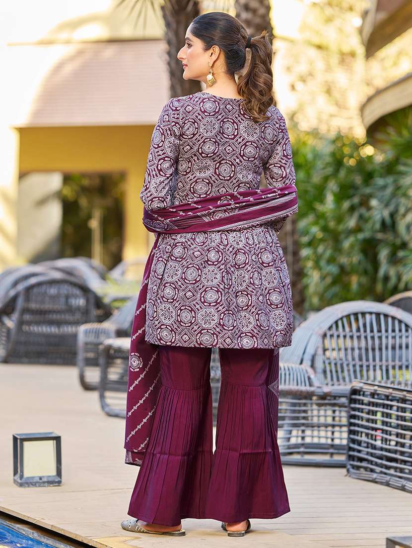 Women Printed Three Quarter Sleeves Kurta Sharara Set With Dupatta - 22627105 -  Standard Image - 3