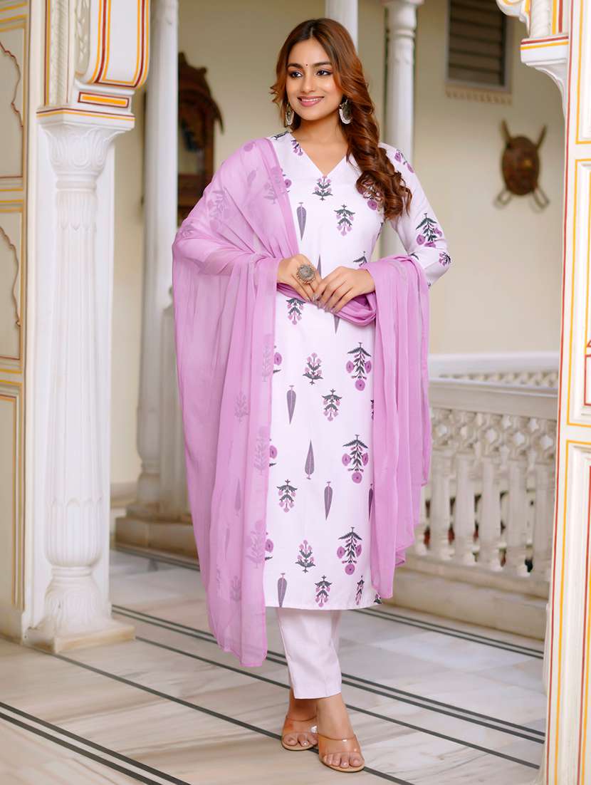 women printed three quarter sleeves kurta pant set with dupatta