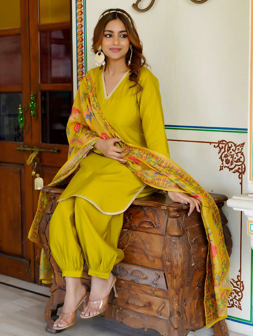 Women Solid Three Quarter Sleeves Kurta Salwar Set With Dupatta - 22627111 -  Standard Image - 5